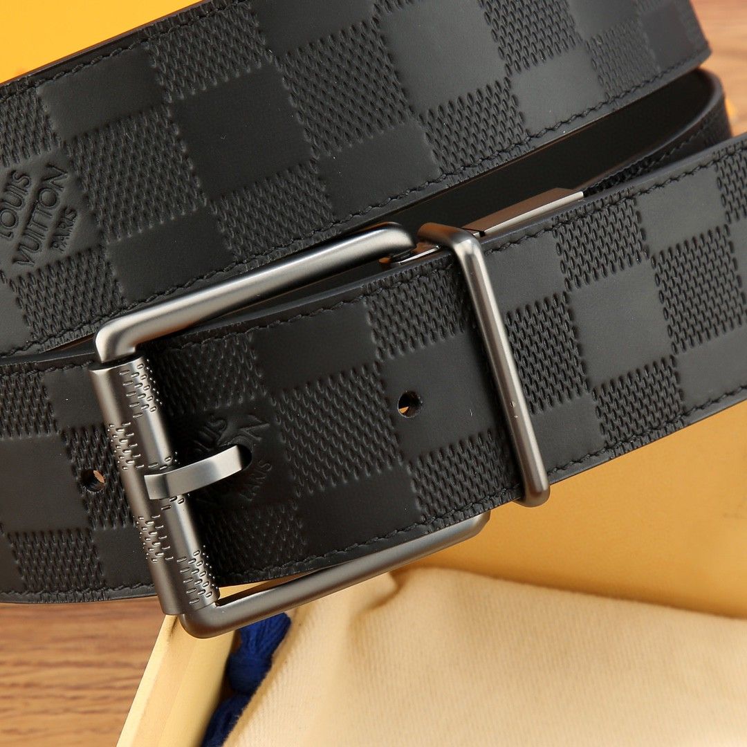 Louis Vuitton Damier engraved buckle calfskin belt 4CM wide