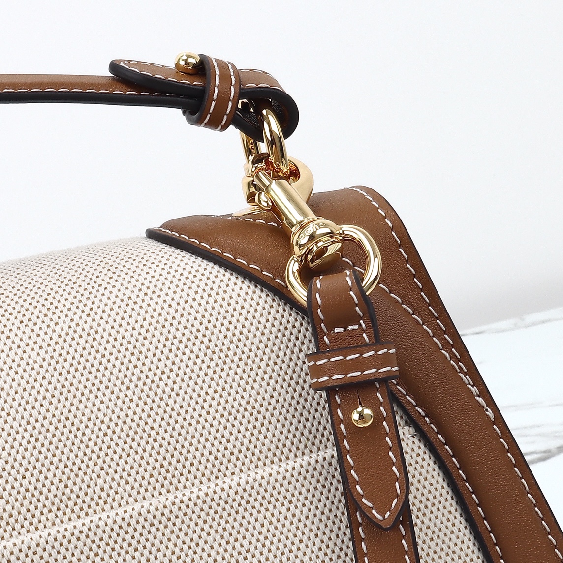 Gucci Blondie medium top handle bag ‎ ‎815716 HAAKF 2545
