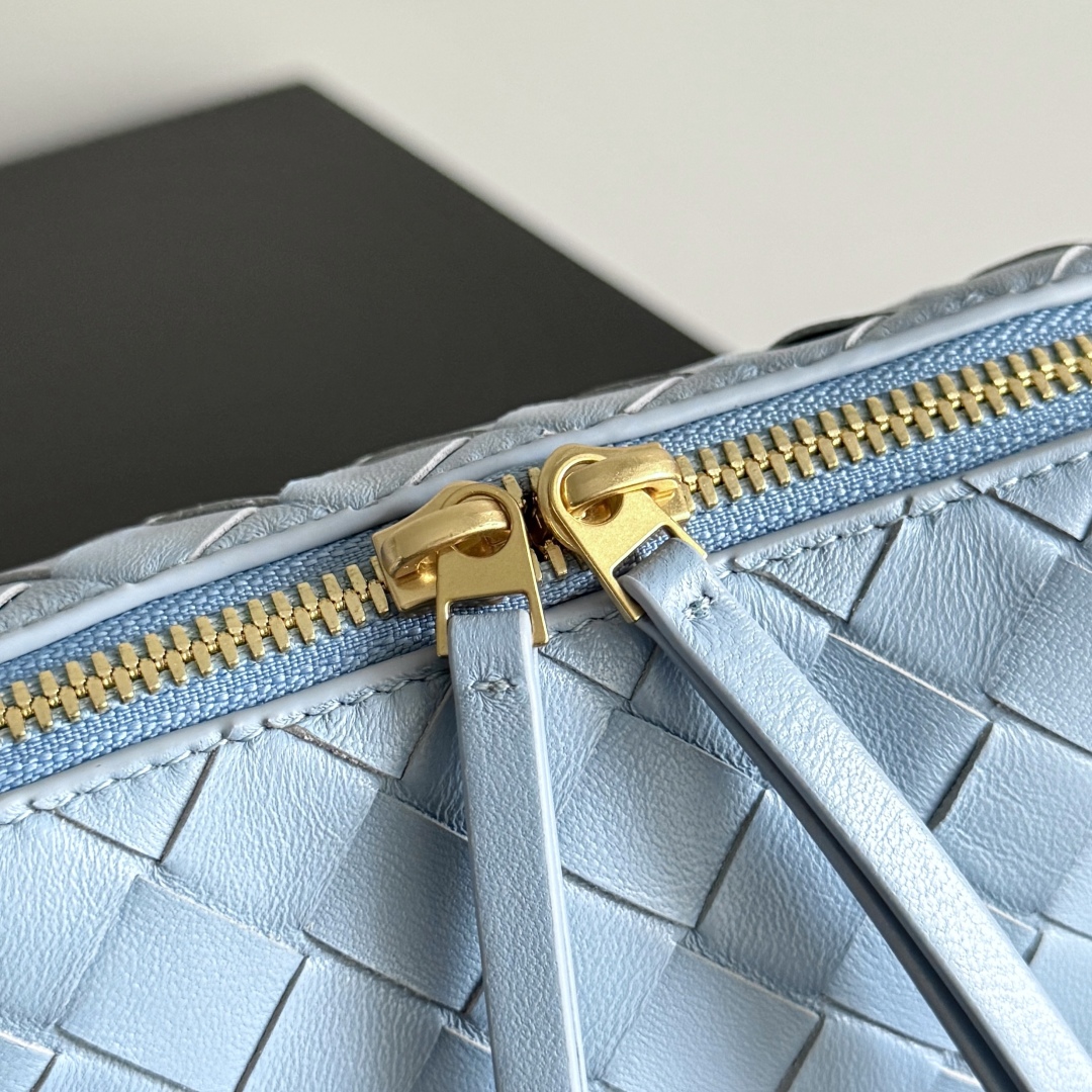 Bottega Veneta Concert Pouch Mini Bag 794258