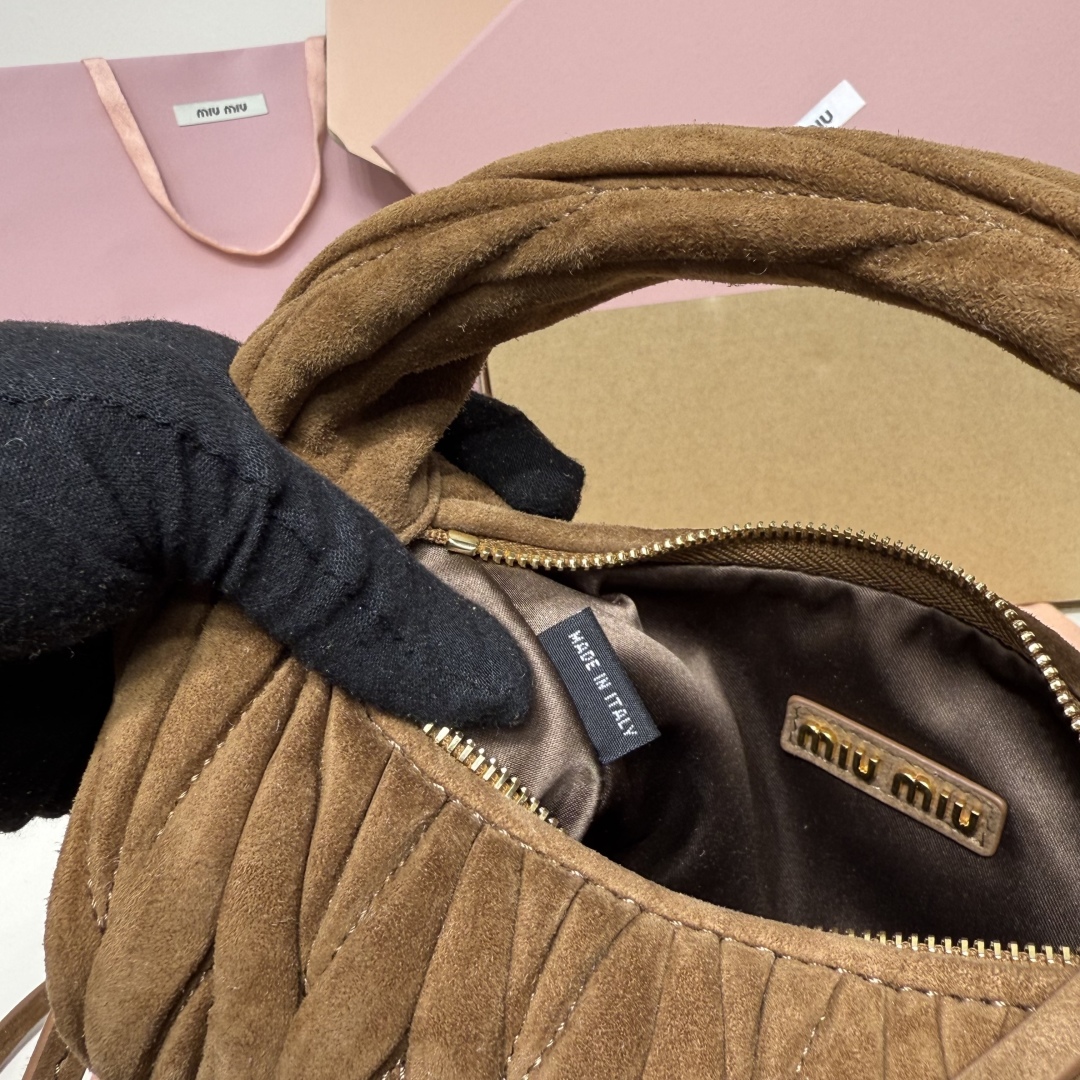 Miu Miu Miu Wander suede leather handbag 5BC125
