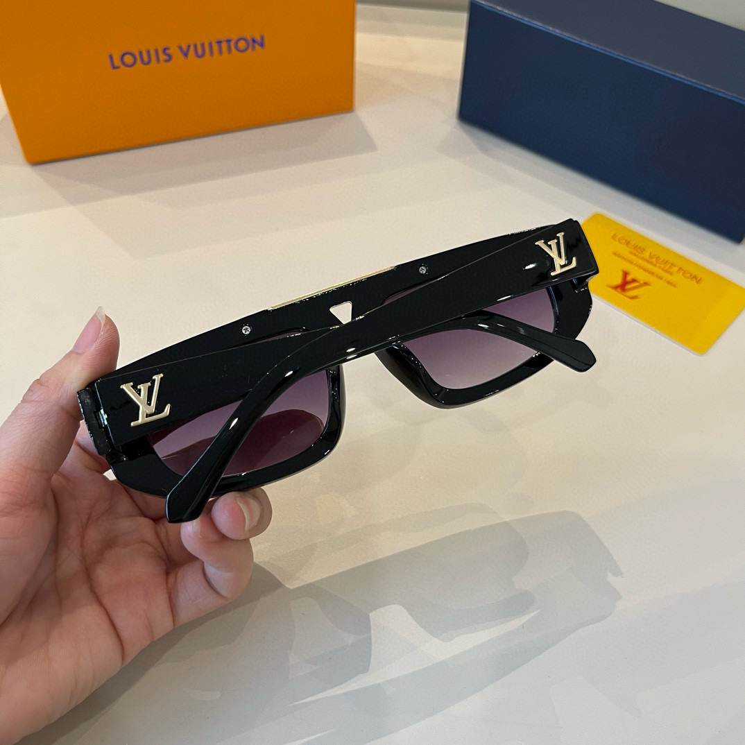 Louis Vuitton Round Frame Sunglasses