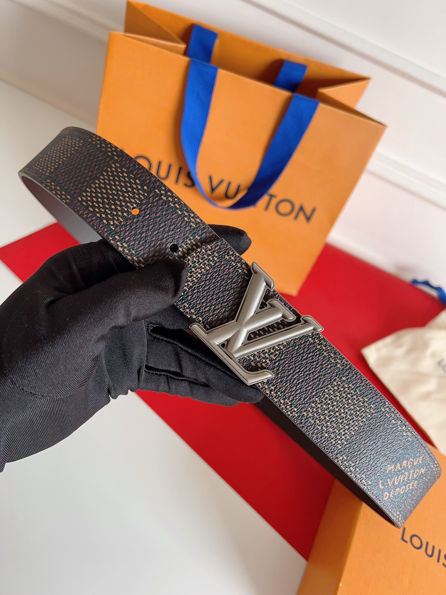 Louis Vuitton classic monogram leather belt 4CM wide