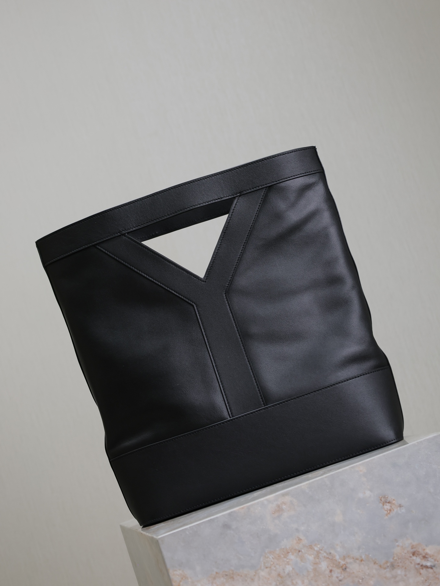Yves Saint Laurent 24ss Autumn and Winter Limited Briefcase 817603