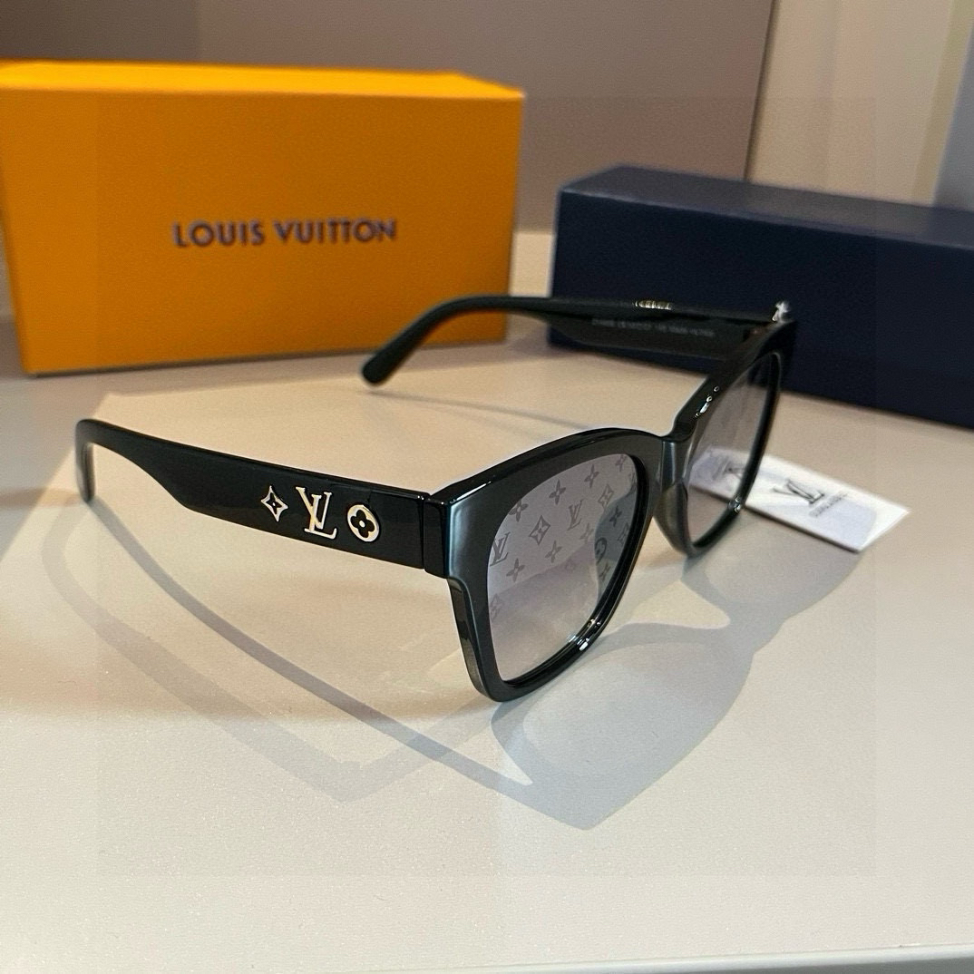 Louis Vuitton square-frame sunglasses