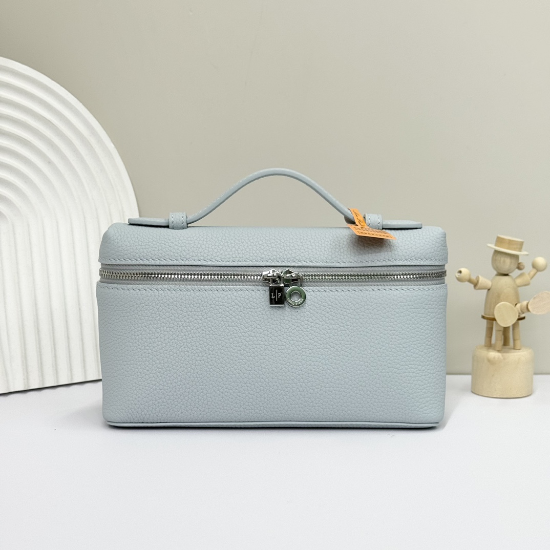 Loro Piana Extra poet L19 Clutch FAI8393