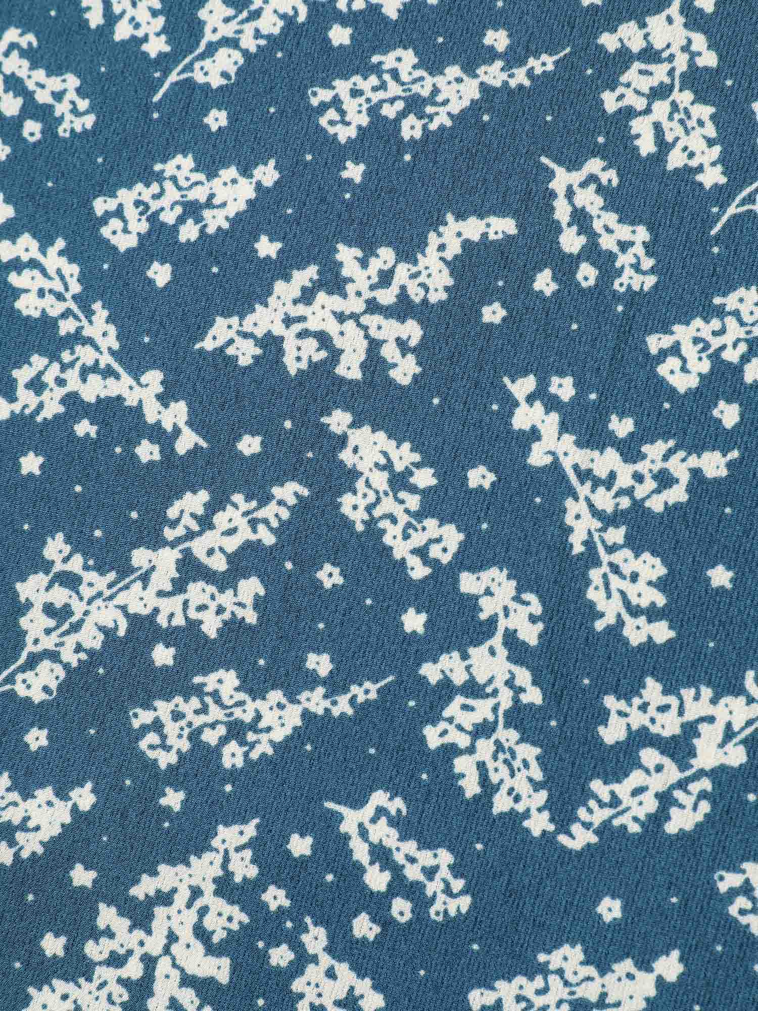 Floral Print Curvy Hem V-Neck Shirt