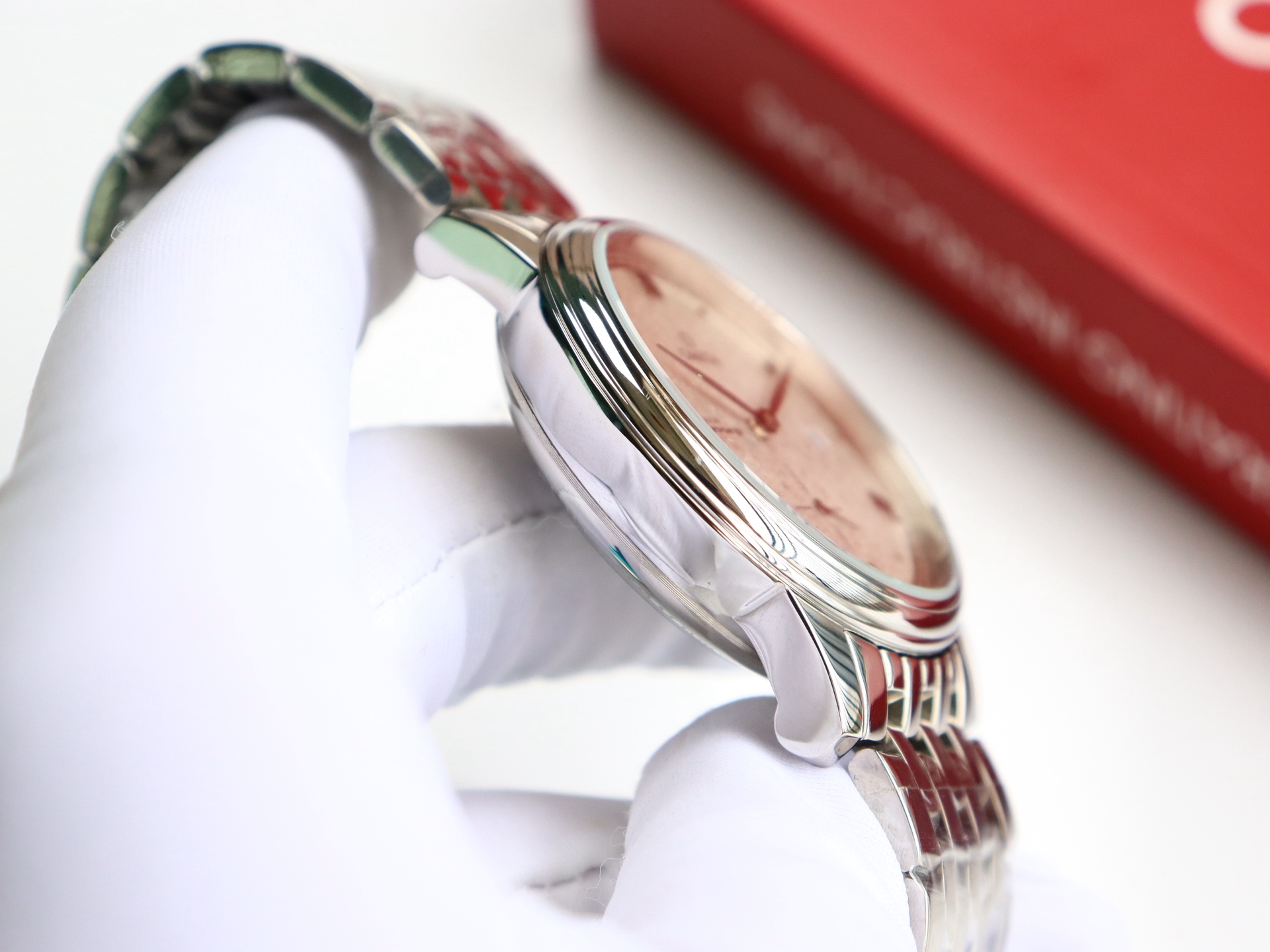 Omega De Ville series two-hand semi-mechanical men's watch