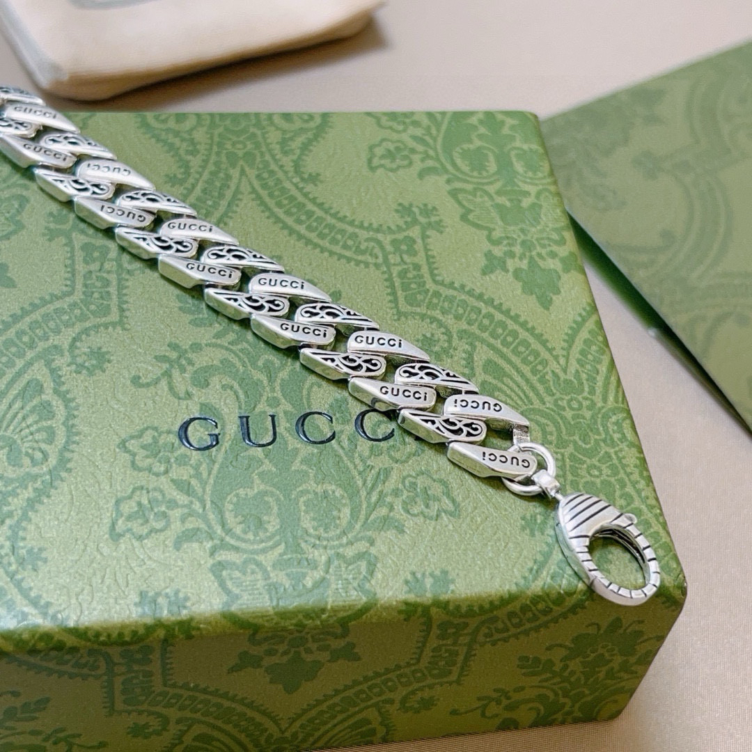 Gucci Flat Chain Lettering Vintage Bracelet