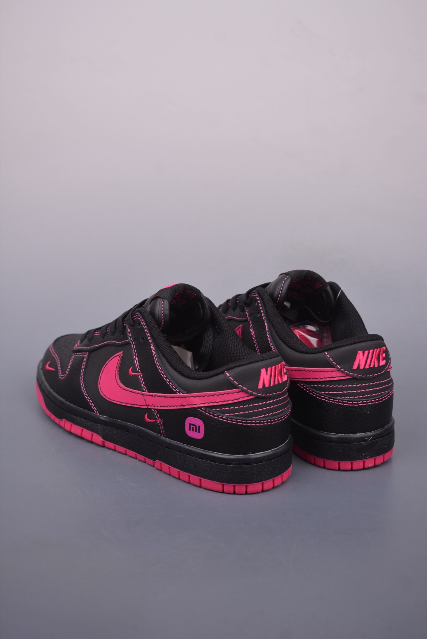 NIKE SB Dunk Low 