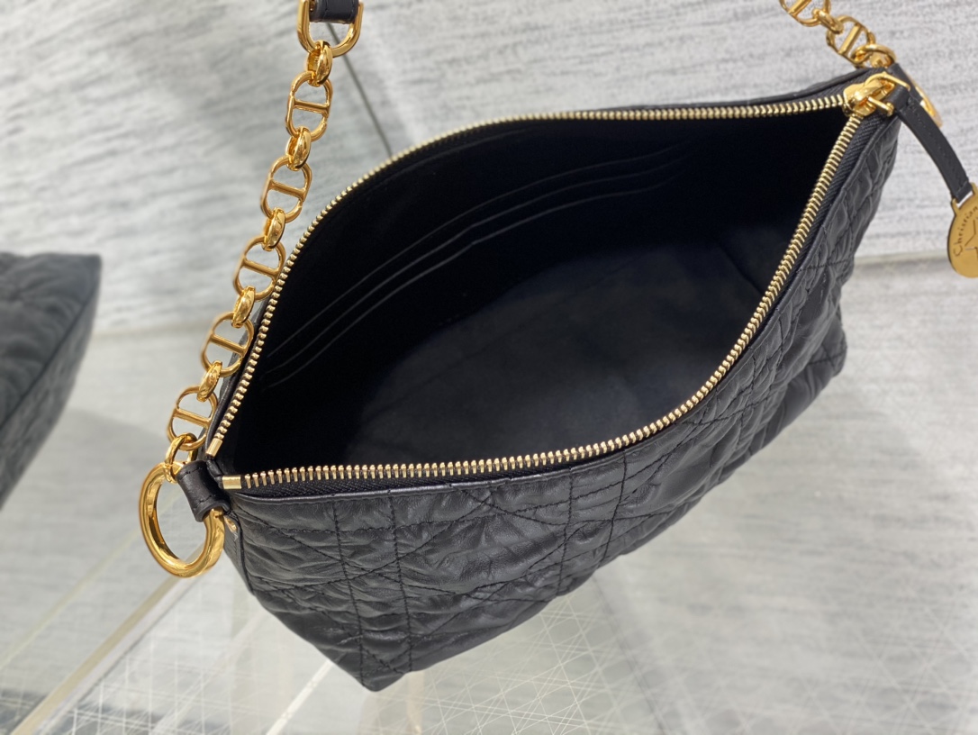 Dior Hobo star chain bag