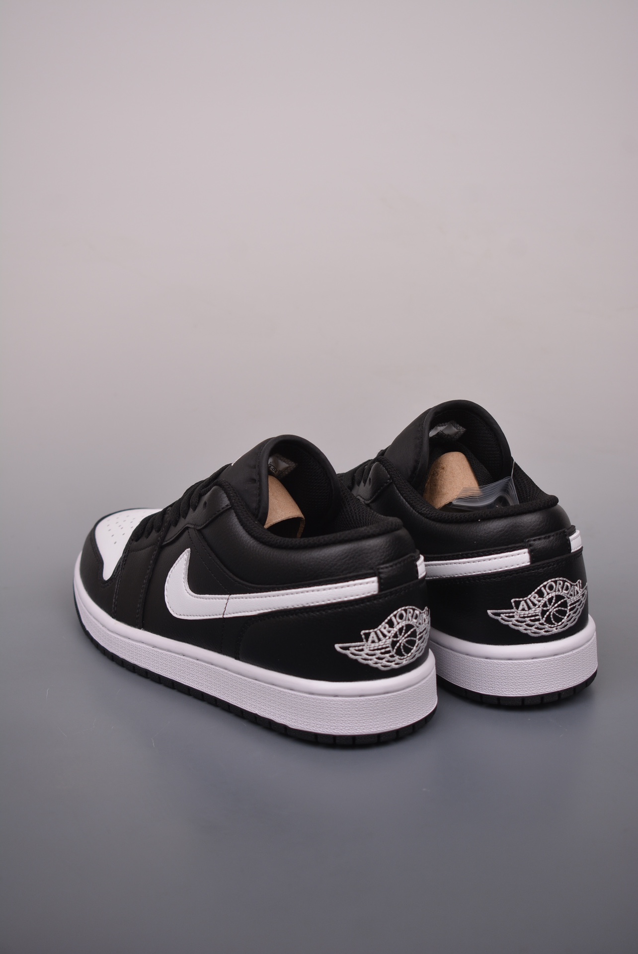 Air Jordan 1 Low Black and White Panda 553558-040