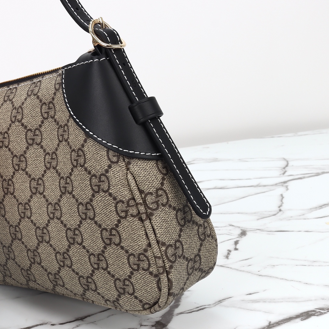 Gucci GG Emblem small shoulder bag 815218 FAEAA 9765