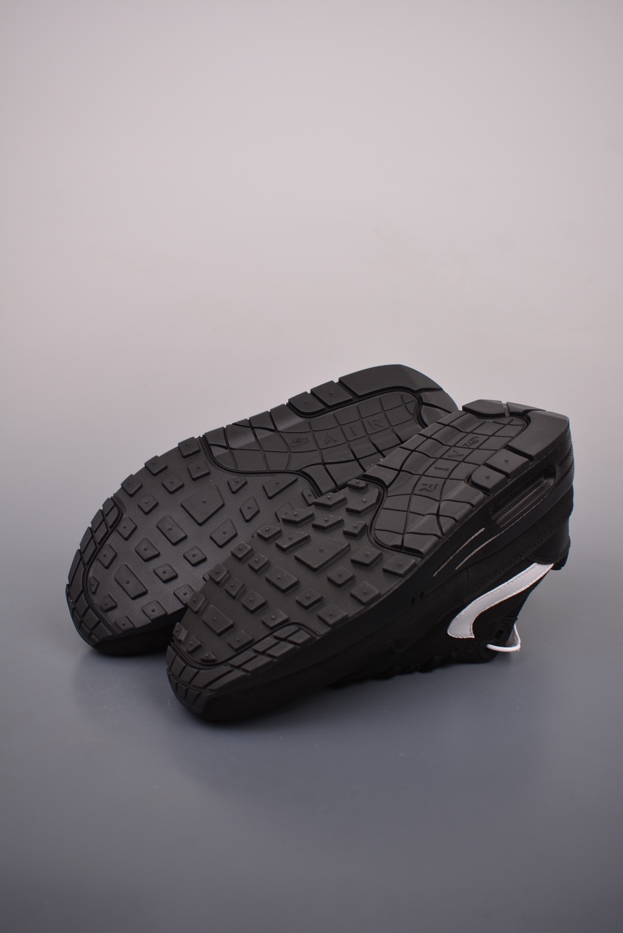 Nike Air Max 1 Black White original series all black and white FZ0628-010