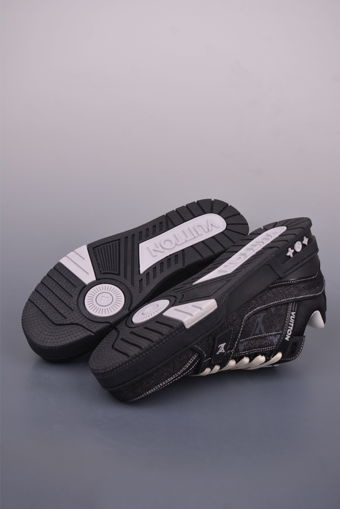 Louis Vuitton Trainer Sneaker Low 