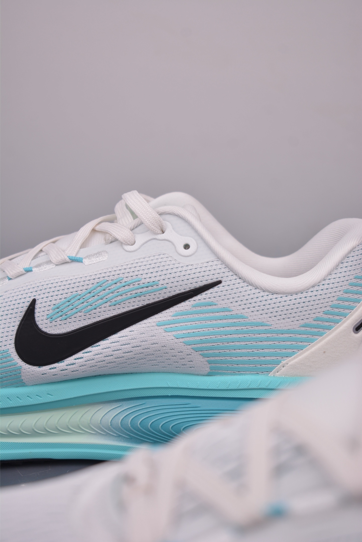 Nike Vomero 18 'Dusty Cactus' HM6803-103