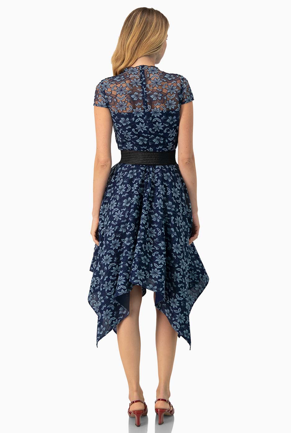 Vestido asimetrico de cuello redondo