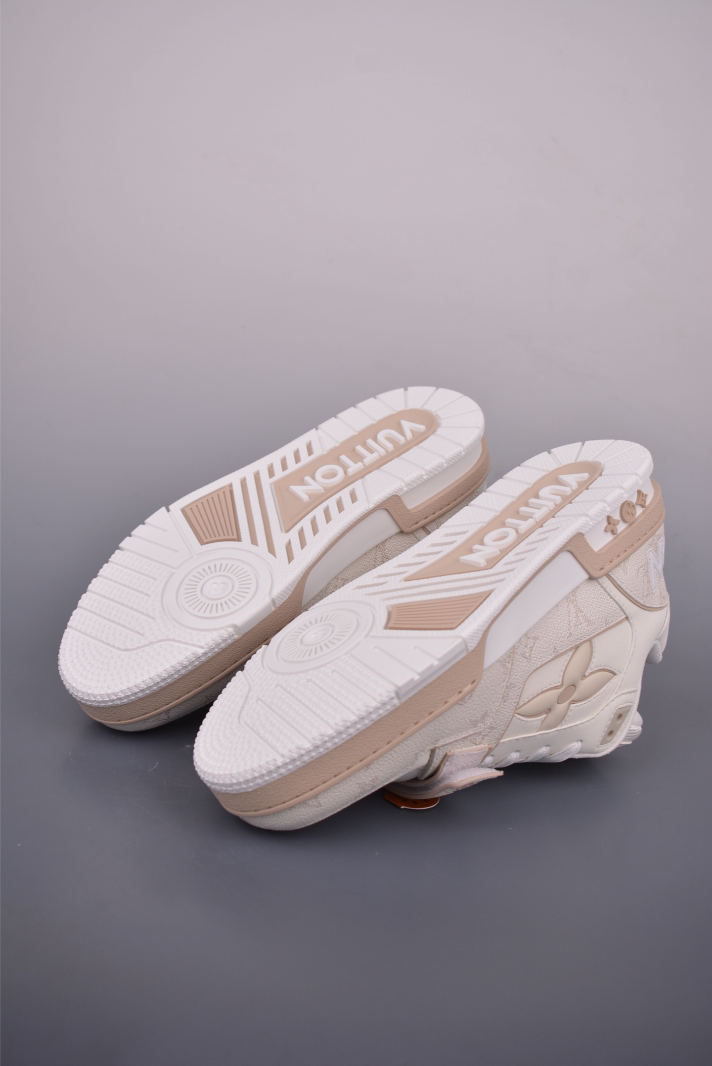 Louis Vuitton Archlight Sneakers 