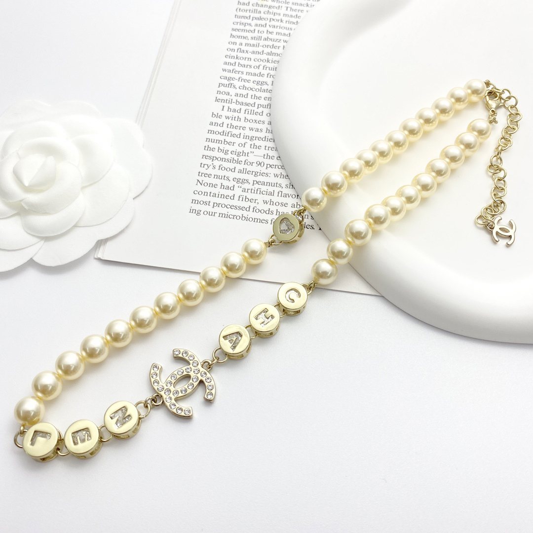 CHAN 24 rhinestone double c pearl necklace