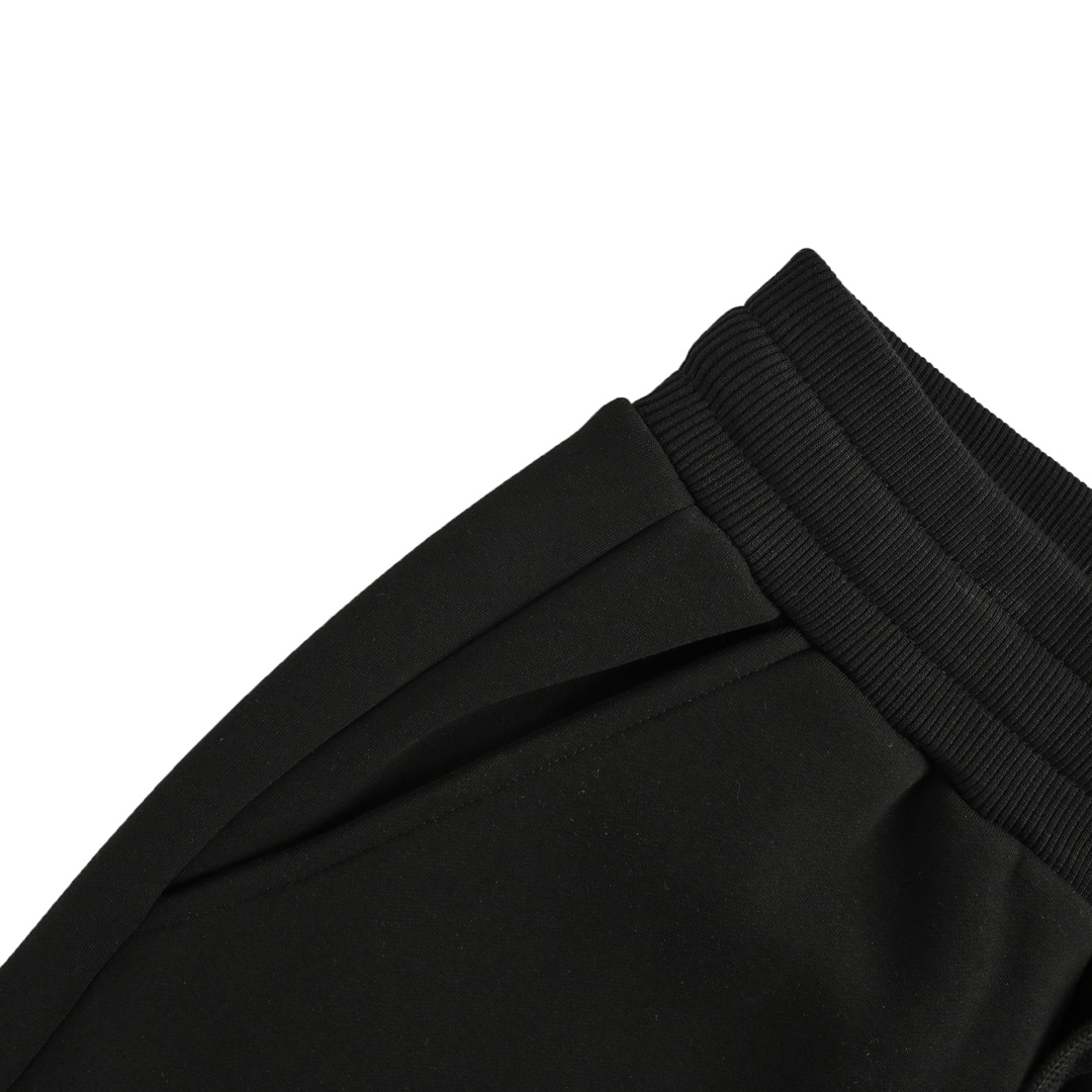 Burberry 24Fw Warhorse Embroidered Fleece Trousers