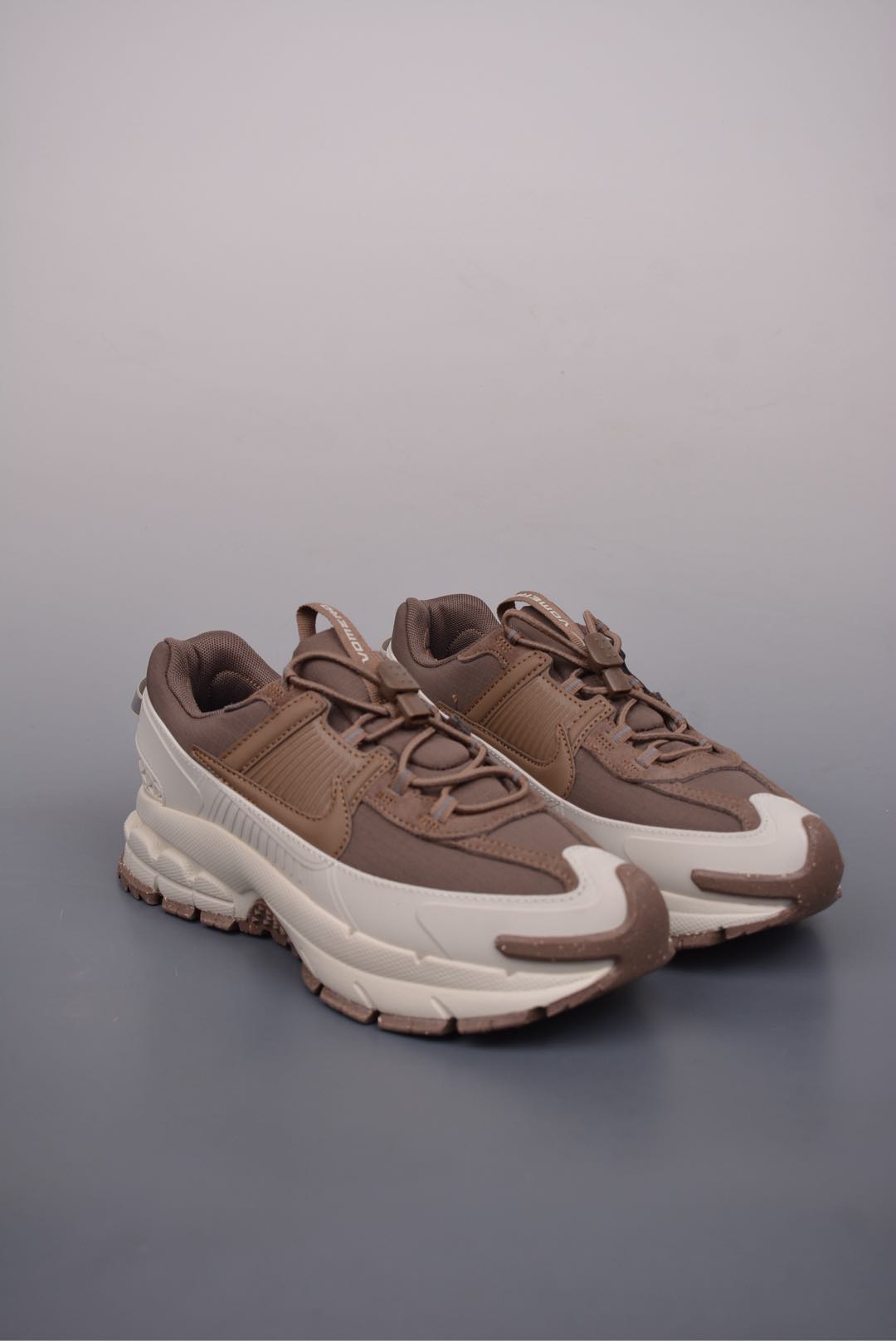 Nike Zoom Vomero 5 Roam Mink Brown Light Bone HQ2181-006