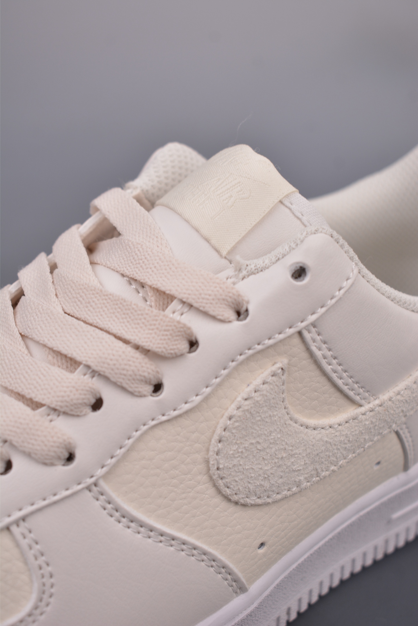 Nike Air Force 1´07 Low sports shoes off-white HQ3905-001