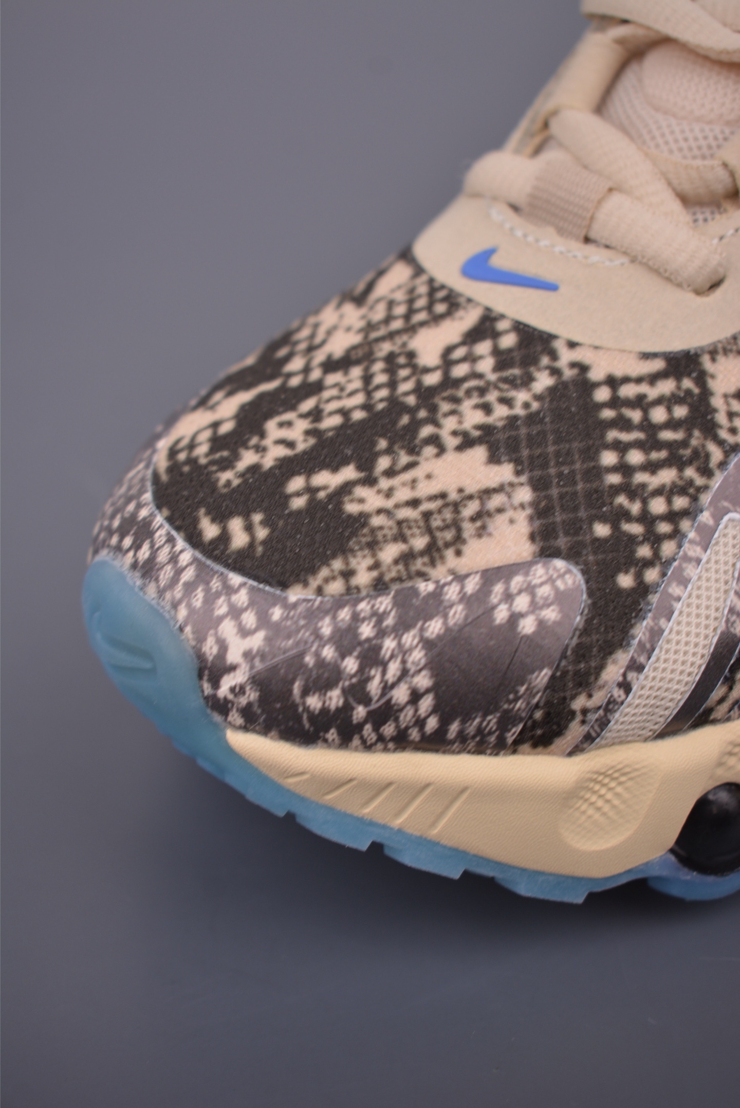 Nike Air Max Dn8 Snakeskin 