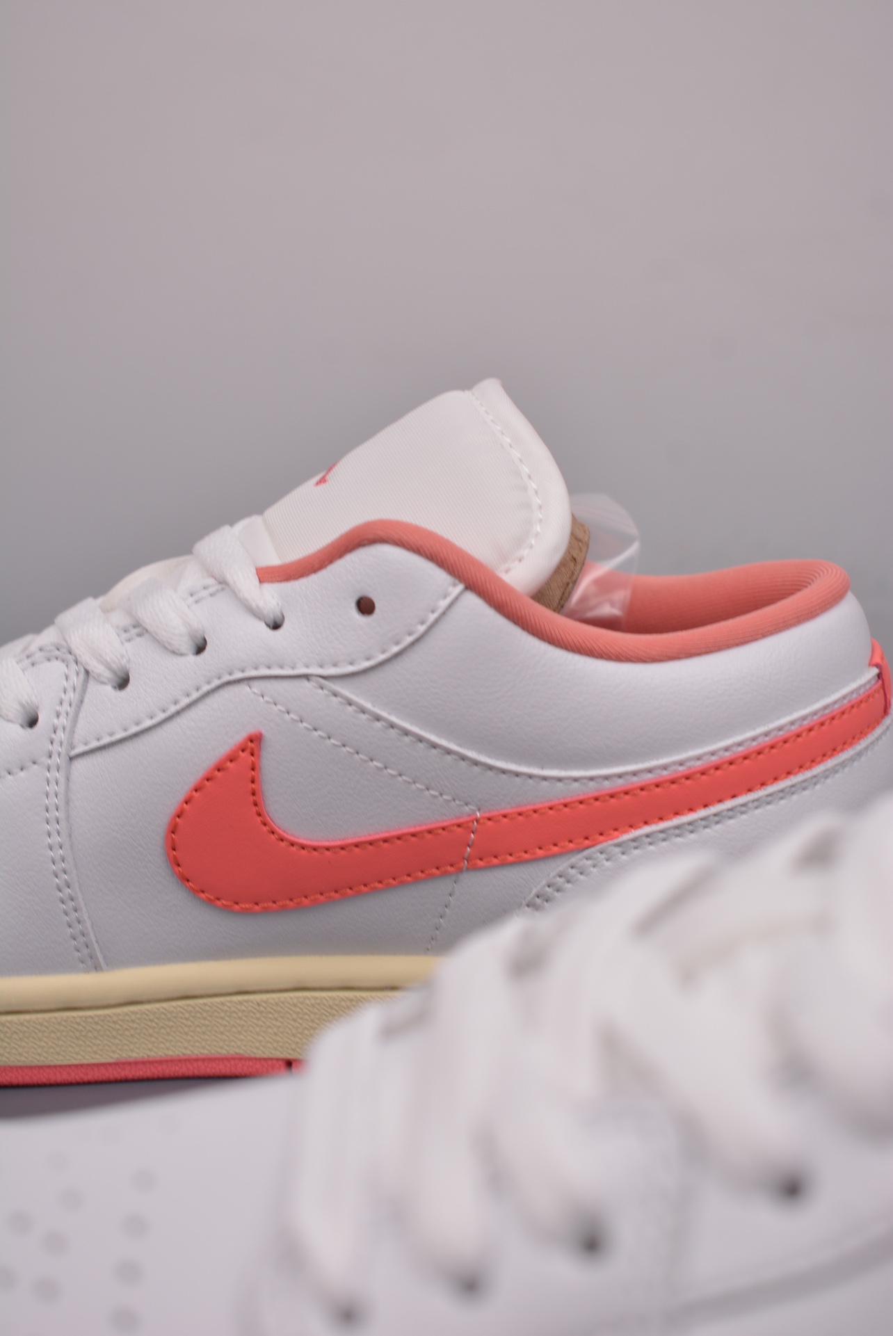 Air Jordan 1 Low White Powder Toe  DC0774-109