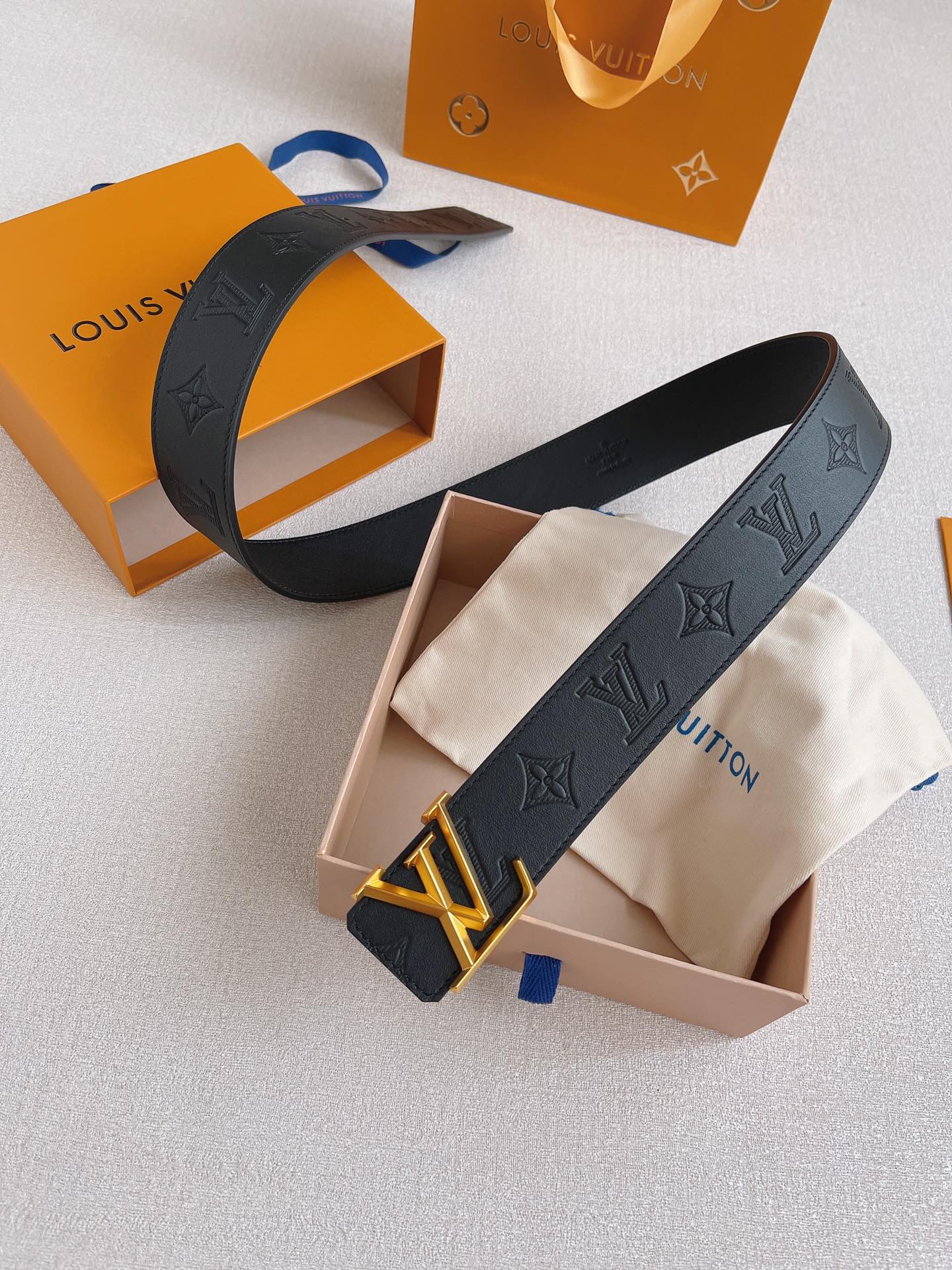 Louis Vuitton embossed double-sided calfskin men's belt 4CM wide