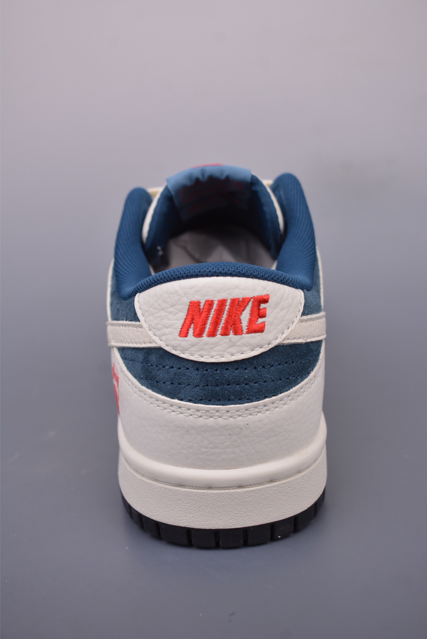 Stussy x Nike SB Dunk Low sneakers Off-white and dark blue CY5979-112