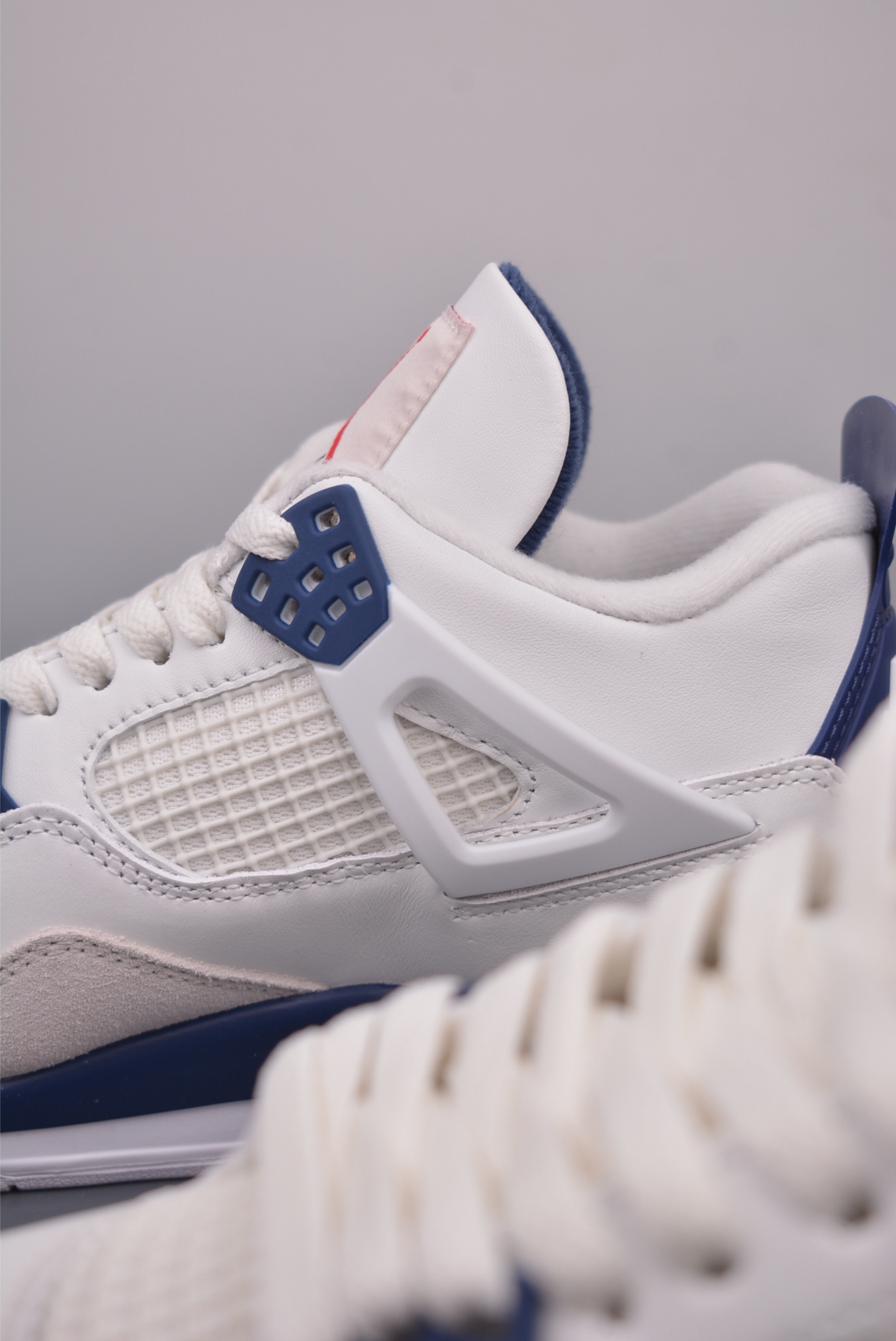 Nike SB x Air Jordan 4 Retro SP Blue Sapphire DR5415-102