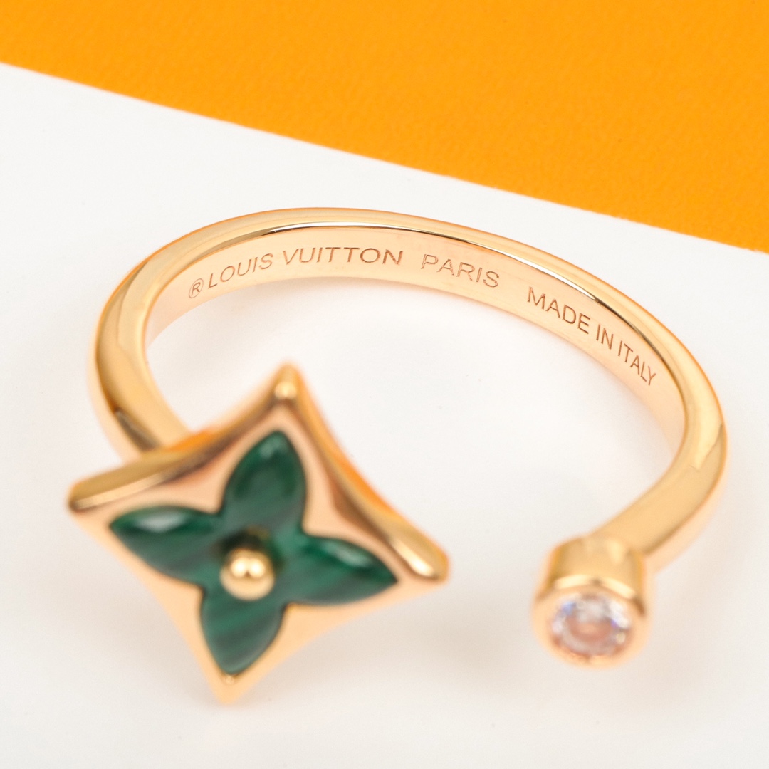 Louis Vuitton Mother-of-pearl Four-leaf Clover Ring
