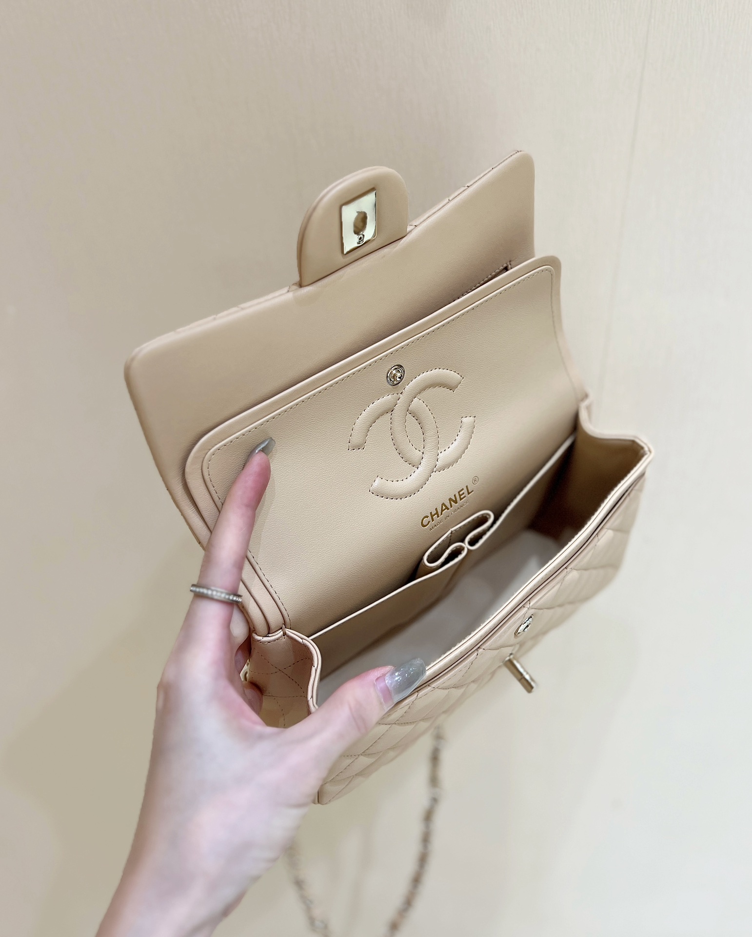 Chanel 25C handle long box AP4404