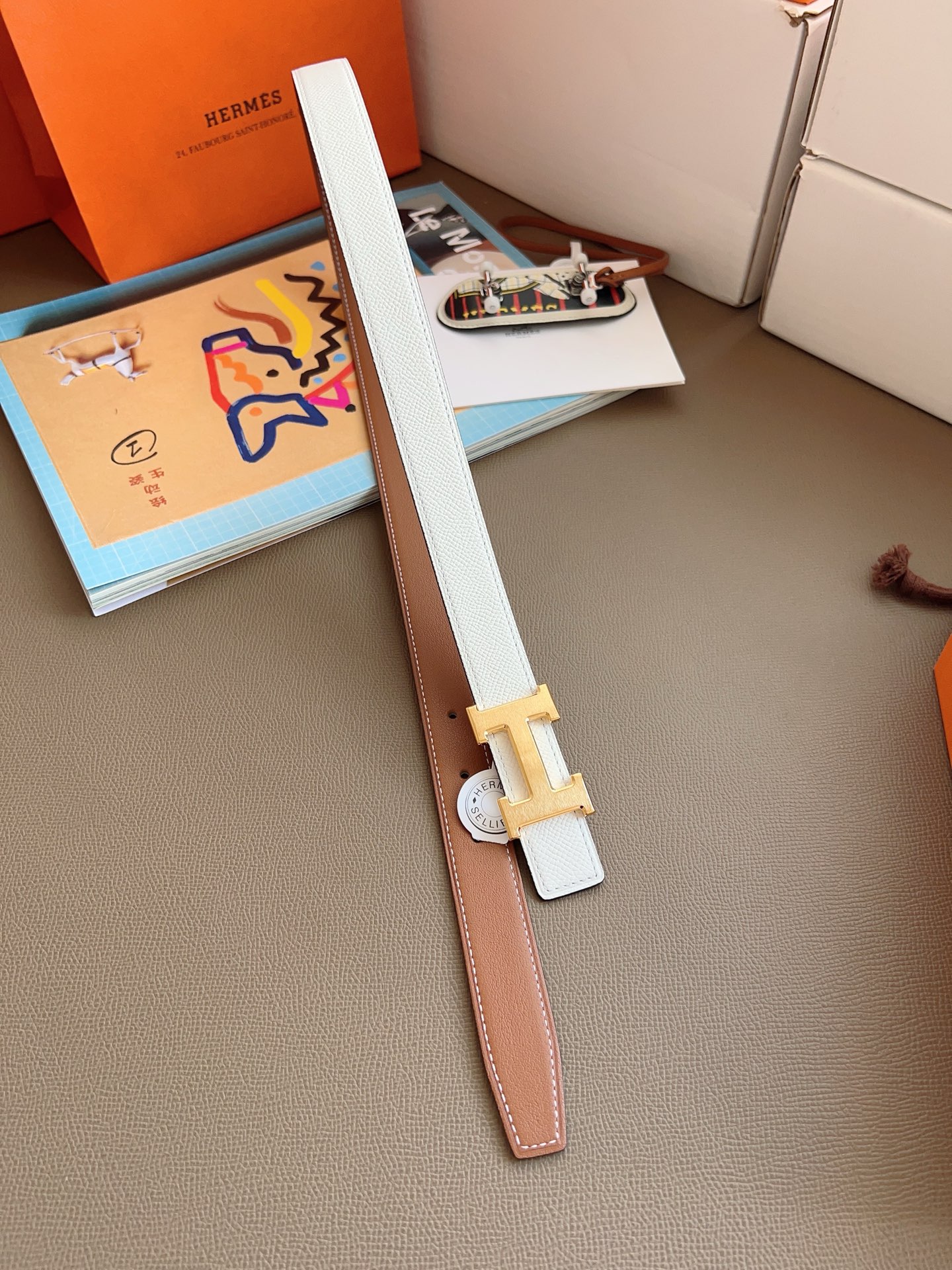 Hermès 2025 New Women's Double-Sided Belt 2.4cm Width
