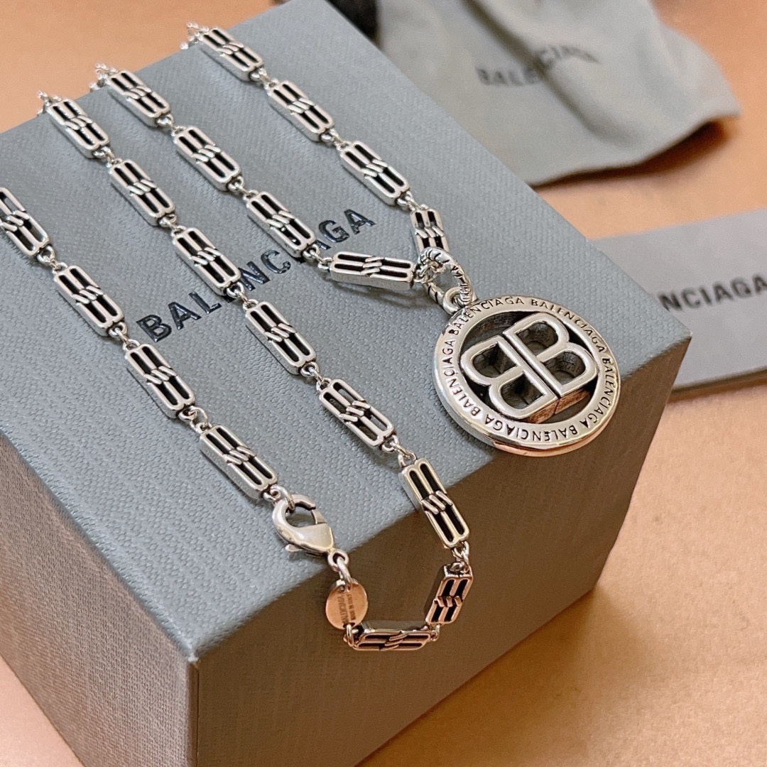 Balenciaga BB Round Brand Chain Vintage Necklace