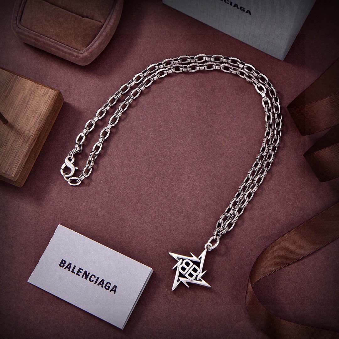 Balenciaga BB Four-pointed Star Chain Vintage Necklace