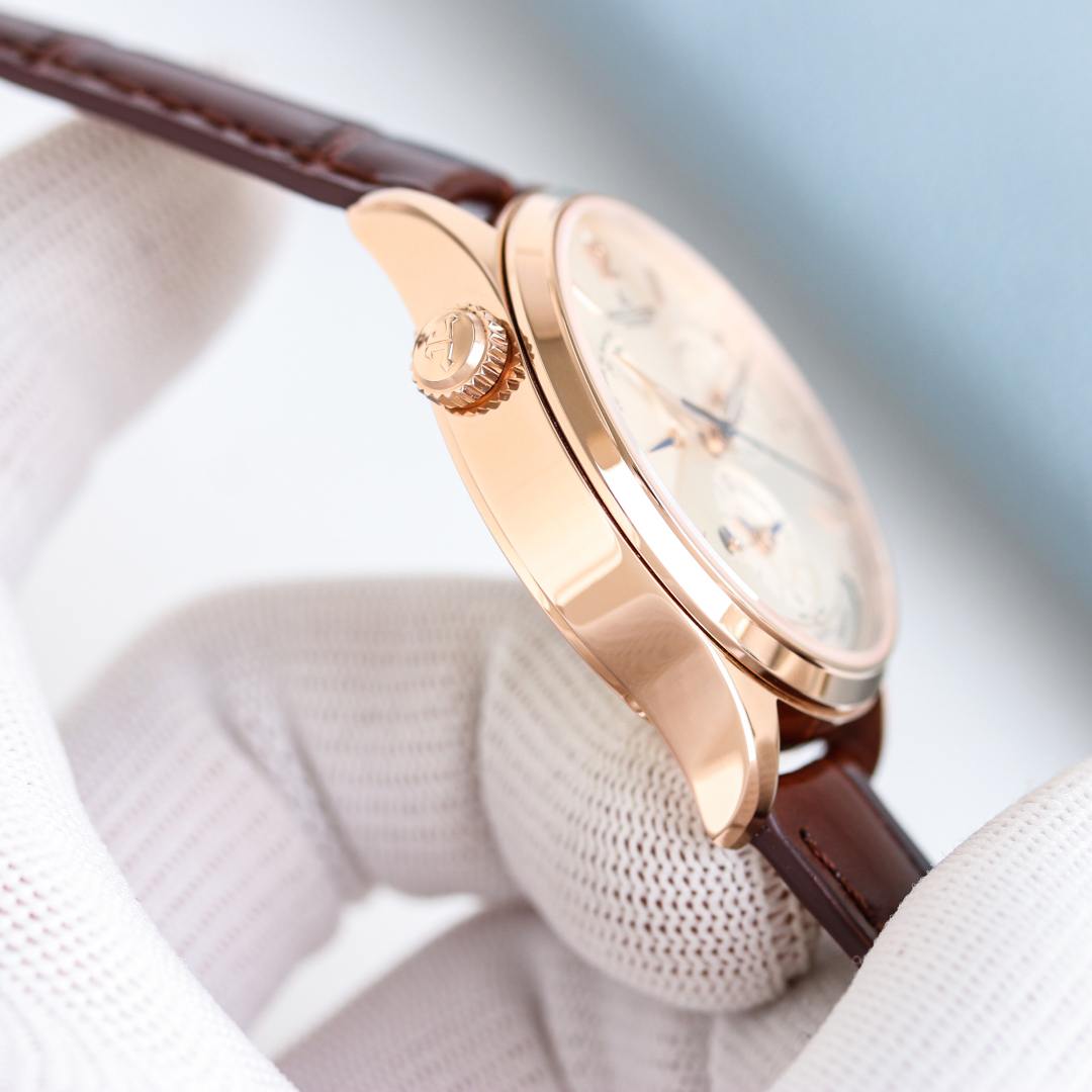 Jaeger-LeCoultre Master Geographer Q1428421