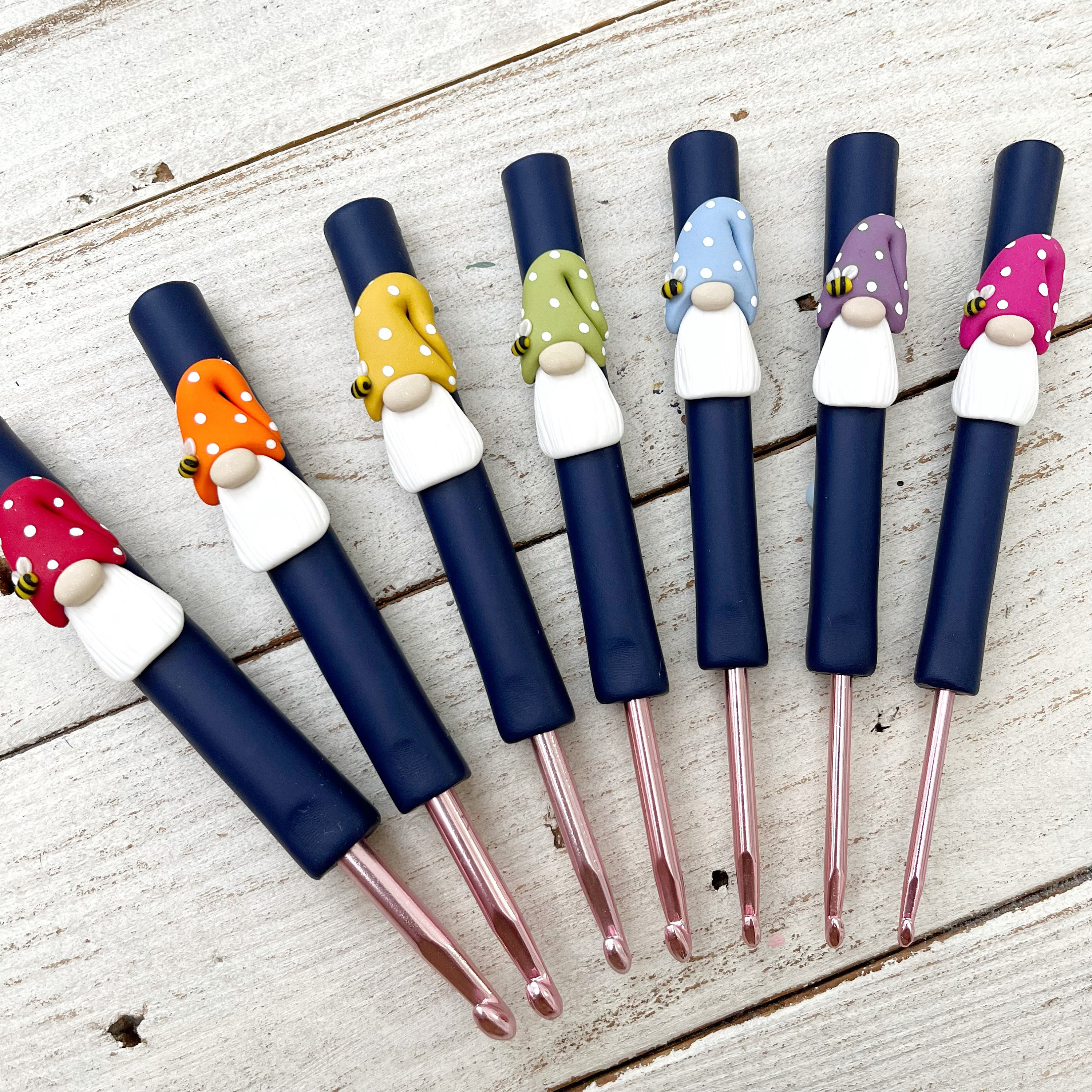 Set of 7 Rainbow yarn ball crochet hook