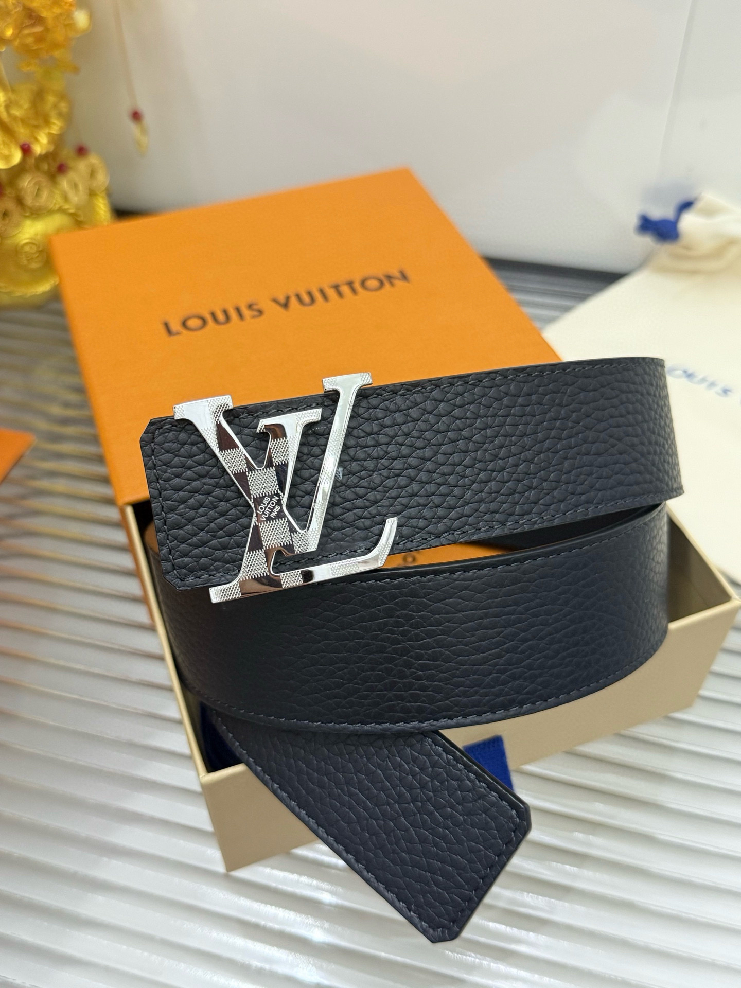 Louis Vuitton Litchi Pattern Men's Double-Sided Belt 4CM Width