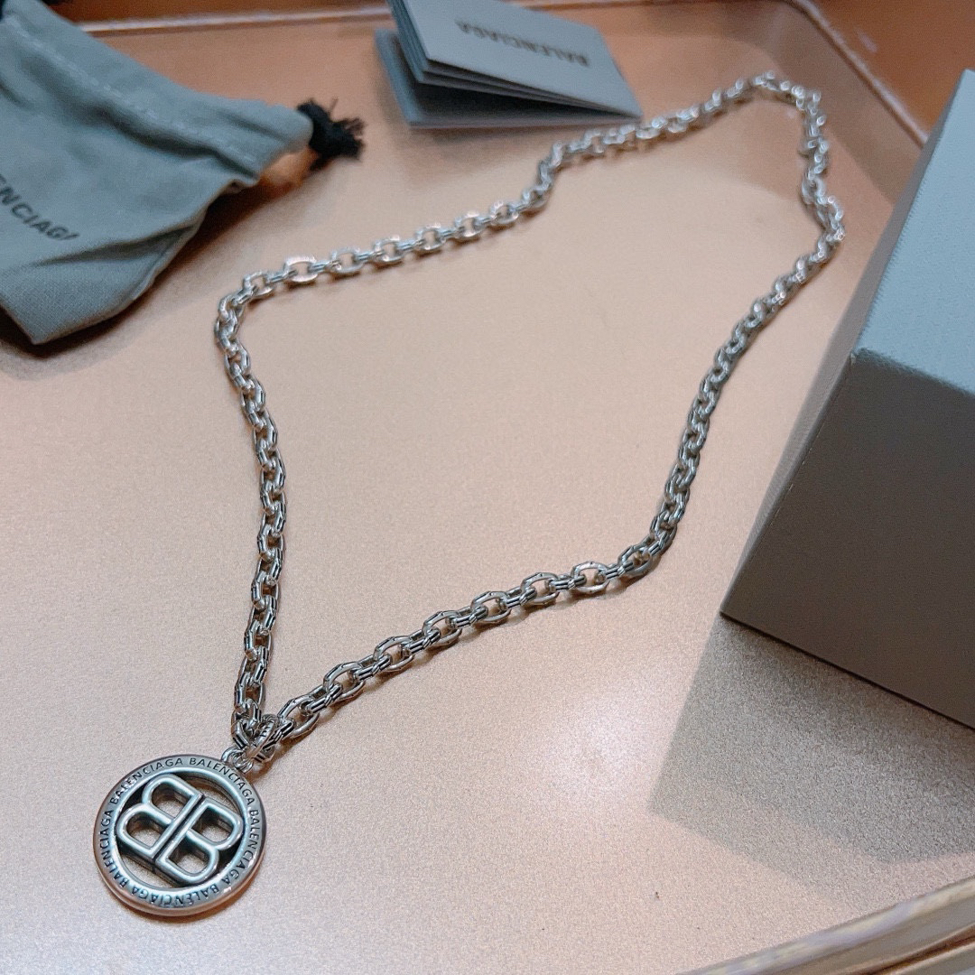 Balenciaga BB ring chain vintage necklace