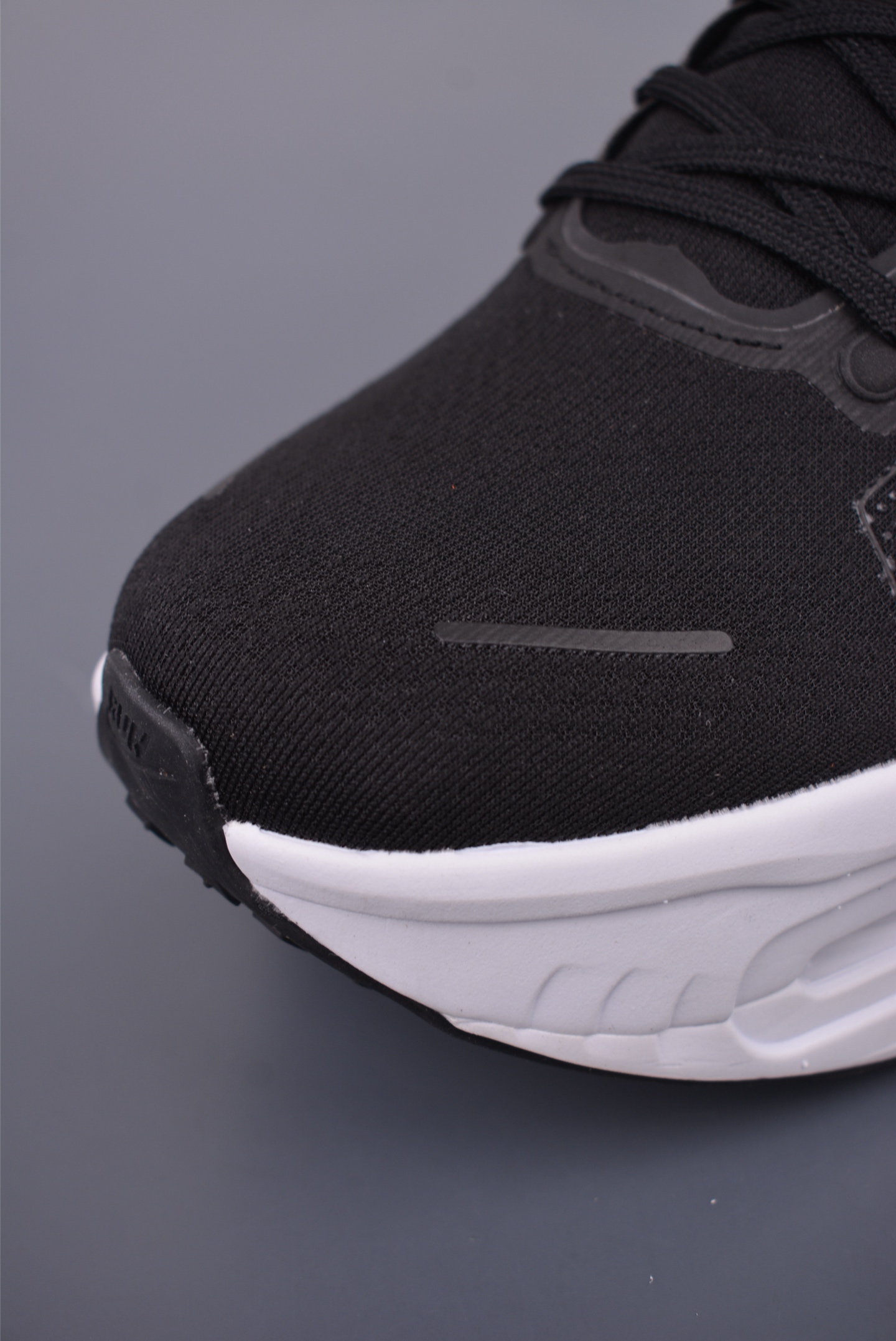 Nike Vomero Premium Air “Black and White” HM5973-400