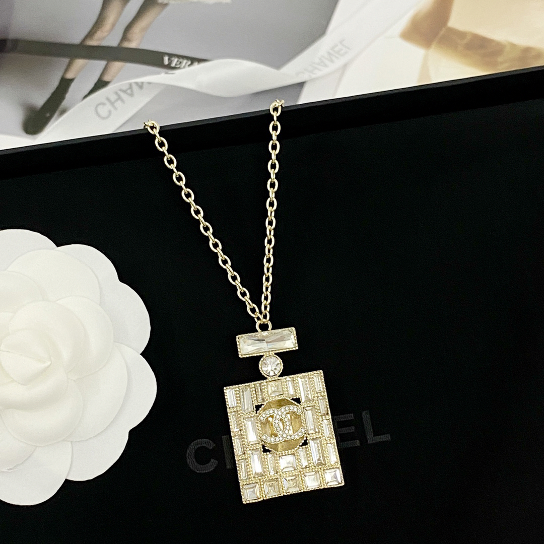CHAN 23 rhinestone perfume bottle necklace