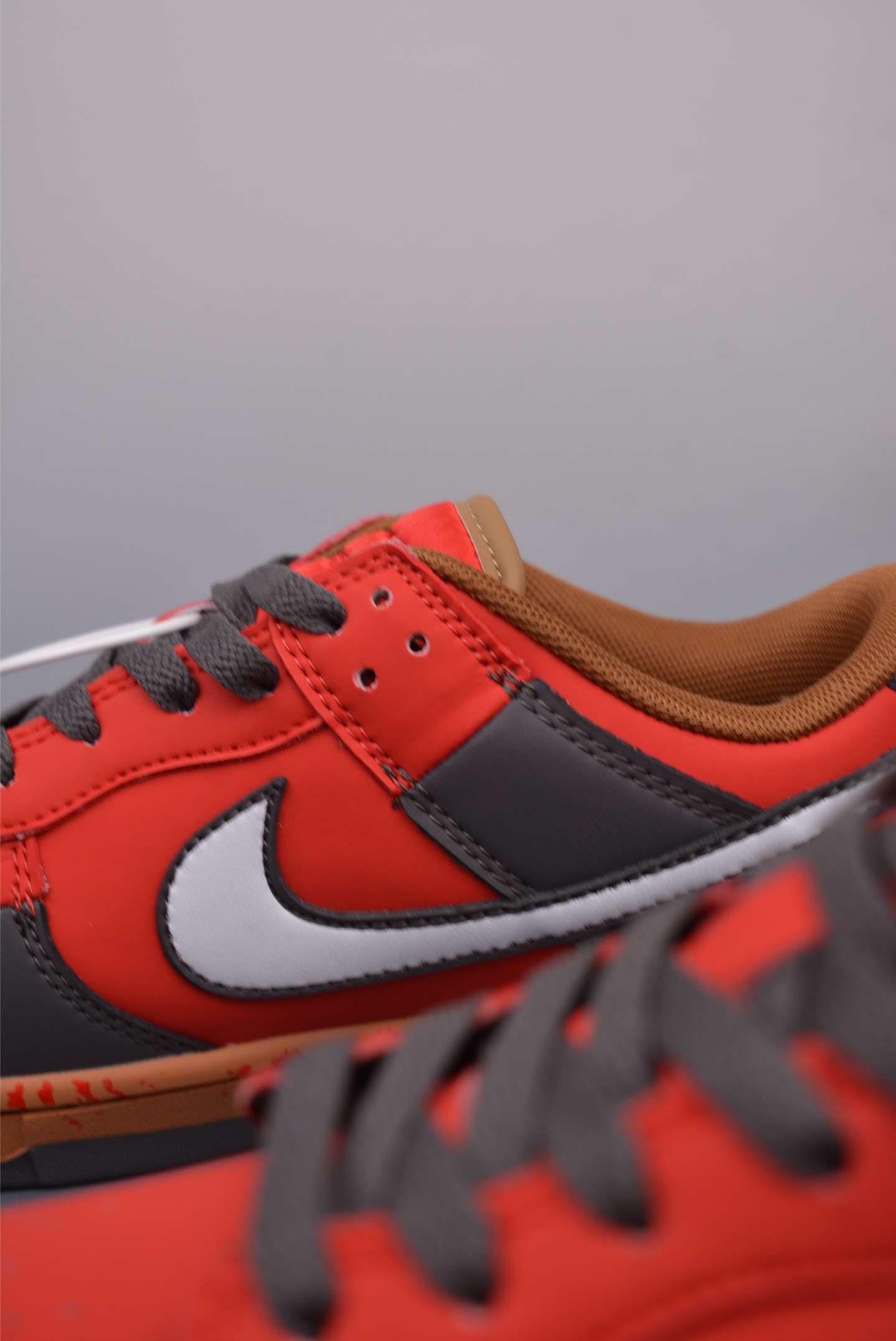 DEADPOOL x NIKE SB DUNK orange red dark gray