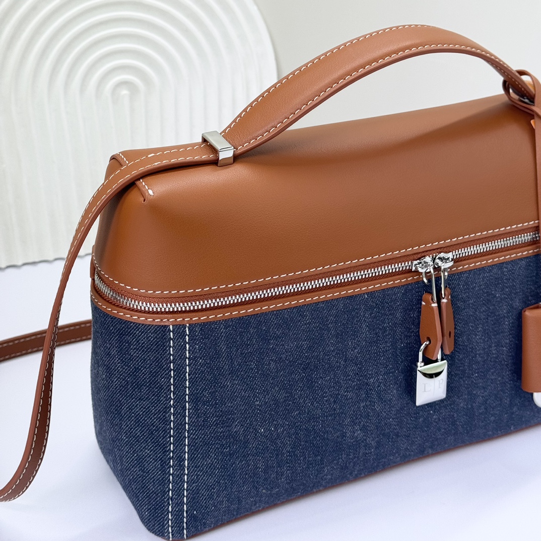 Loro Piana Extra Bag L27 Crossbody Bag FAO4759