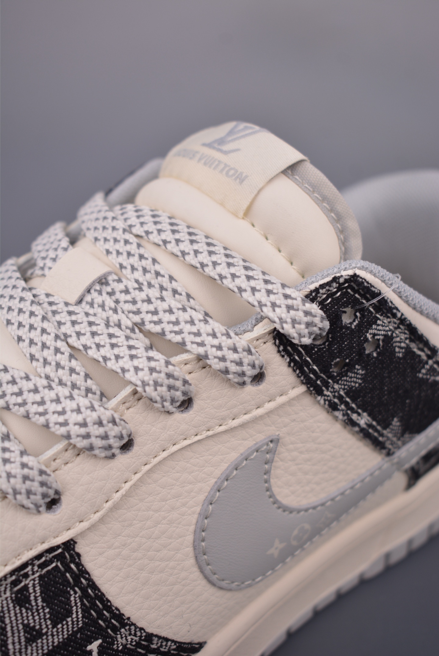 LV x Nike SB Dunk Low 