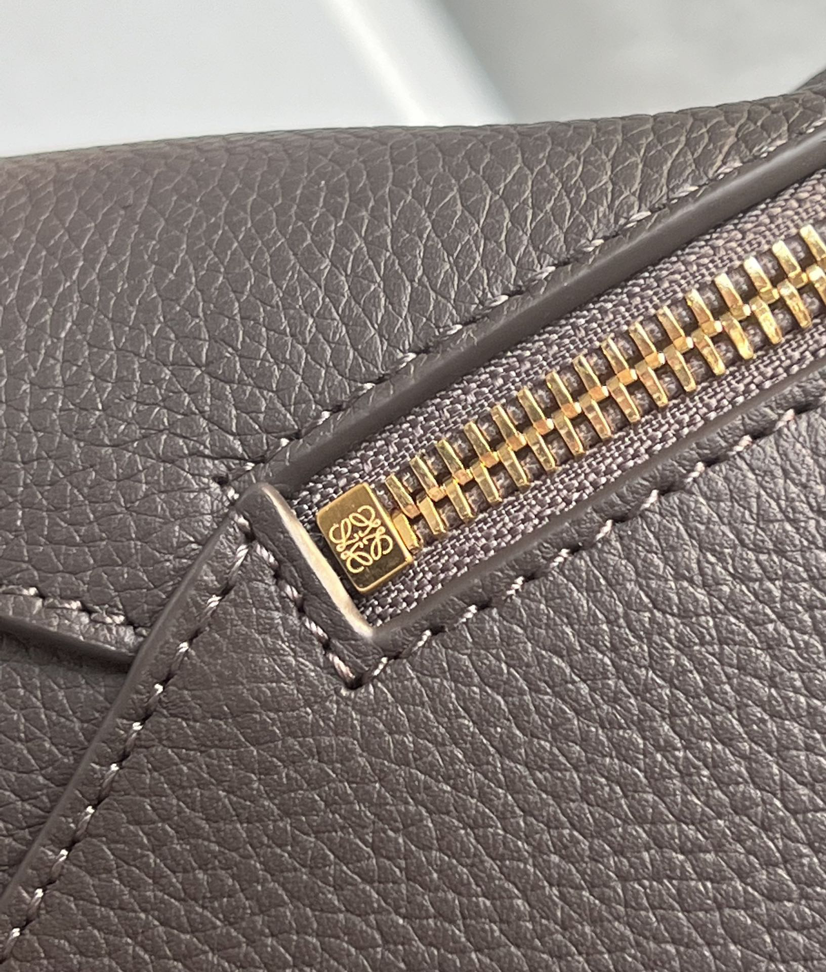 Loewe suede colorblocked zzle bag 0681