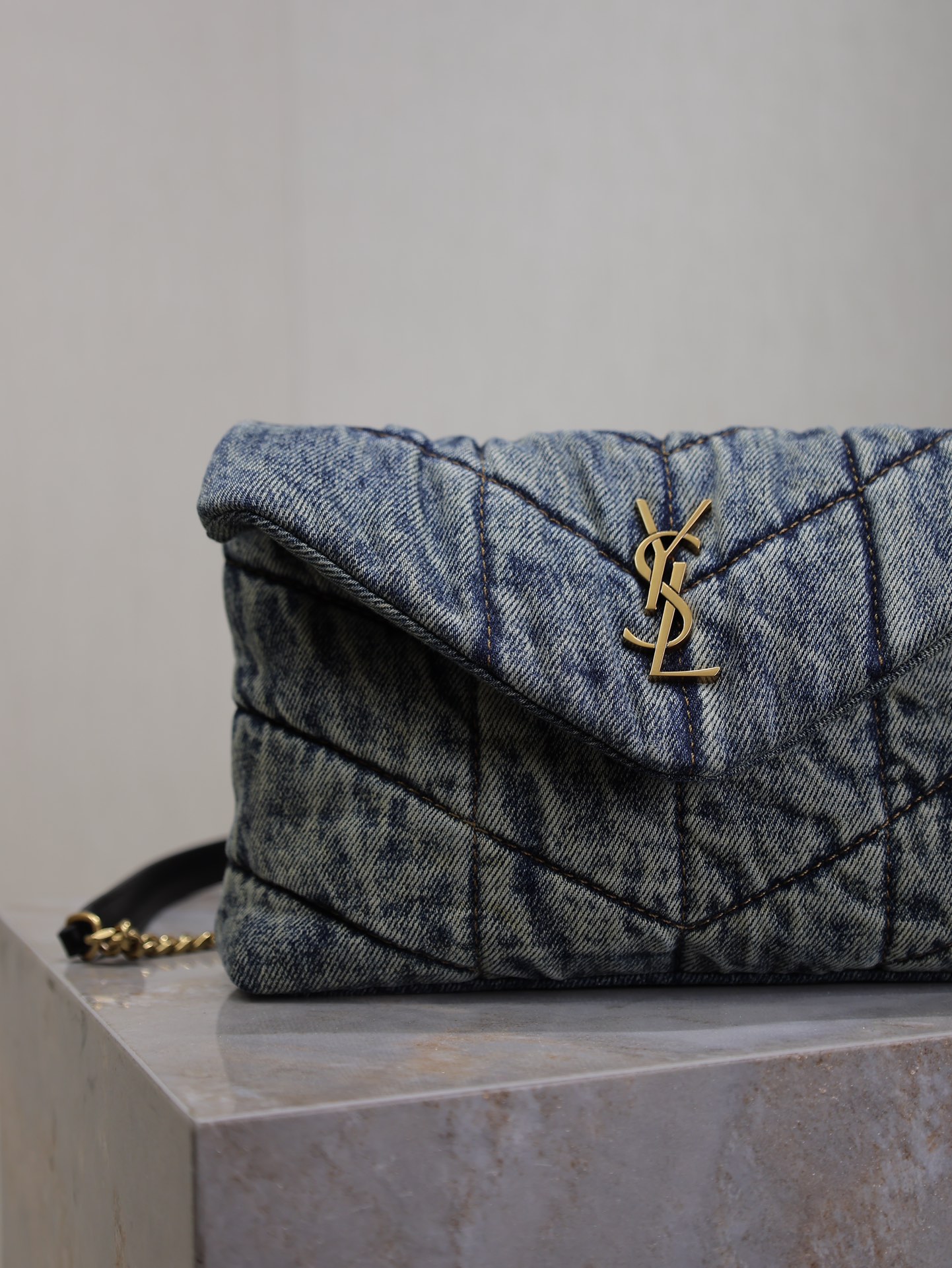 Yves Saint Laurent Loulou ffer denim bag 620333