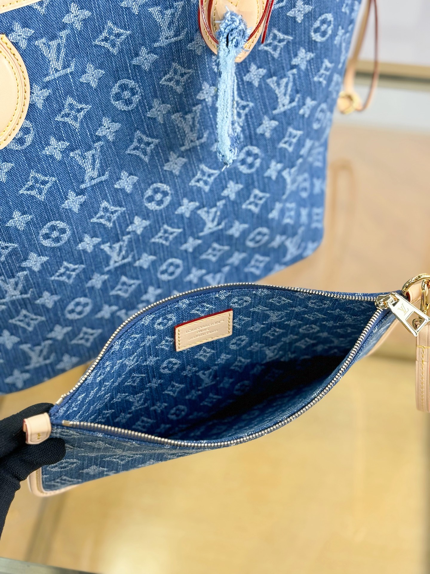 Louis Vuitton NEVERFULL Medium Handbag M13192
