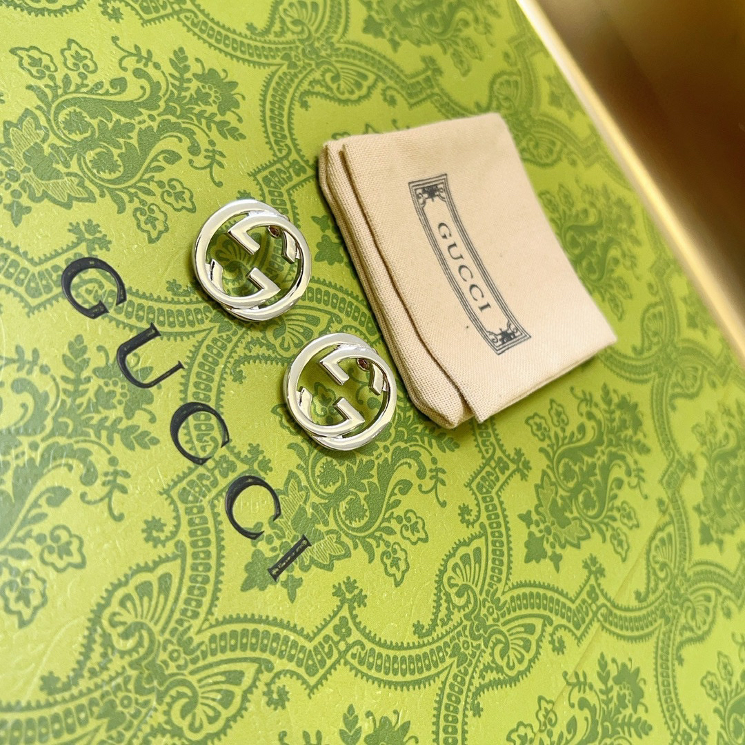 GUCCi GG earrings