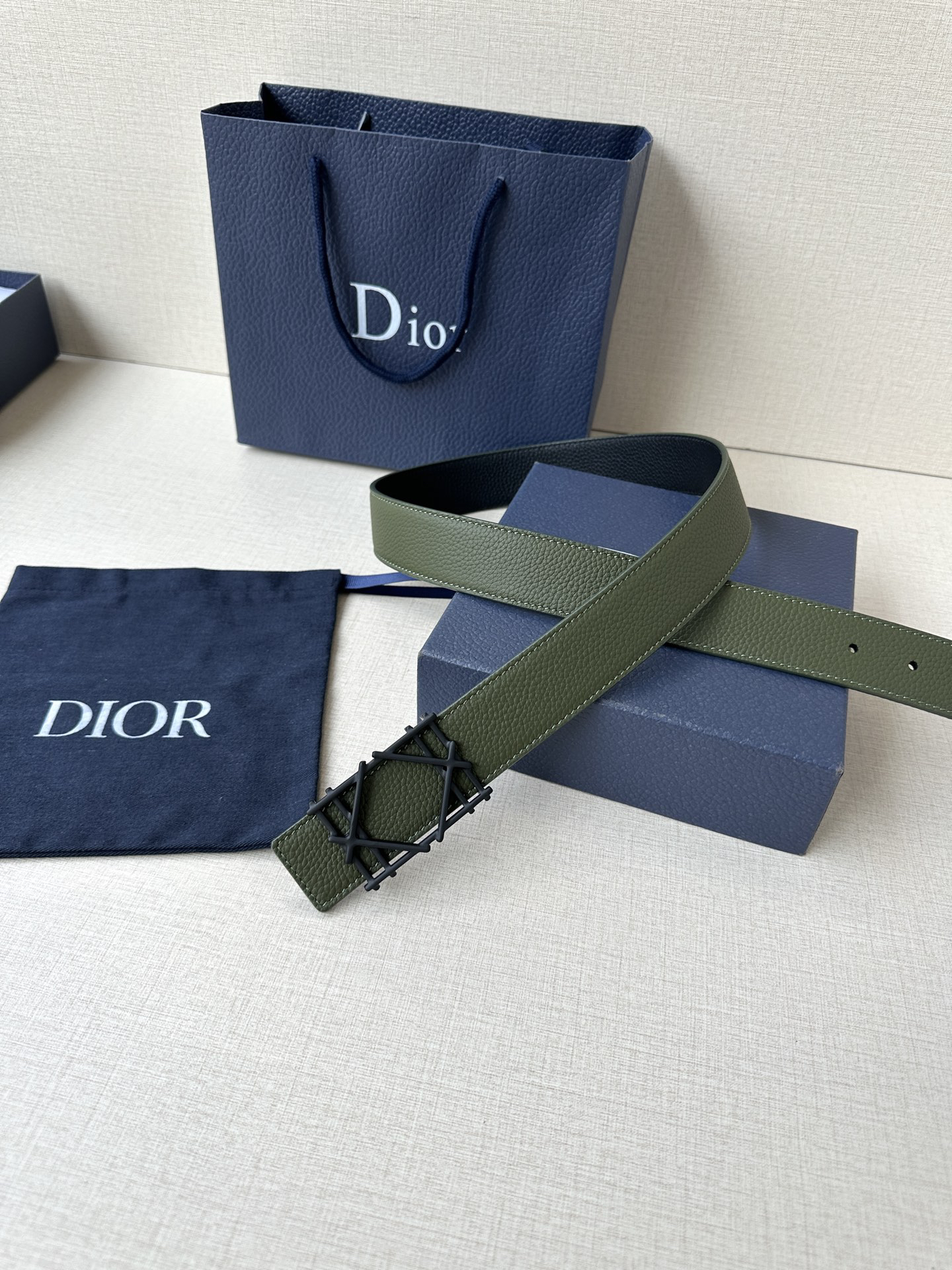 Dior double-sided leather belt with rattan check buckle, 3.5cm wide