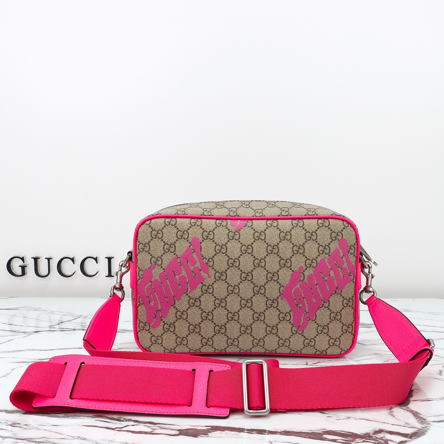 Gucci Medium crossbody bag with print 839380 FAEWN 9766